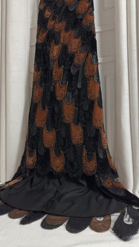 فستان سهرة قطيفة ملكي