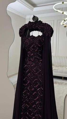 فستان سهره بنفسجي ملكي بتصميم كيب