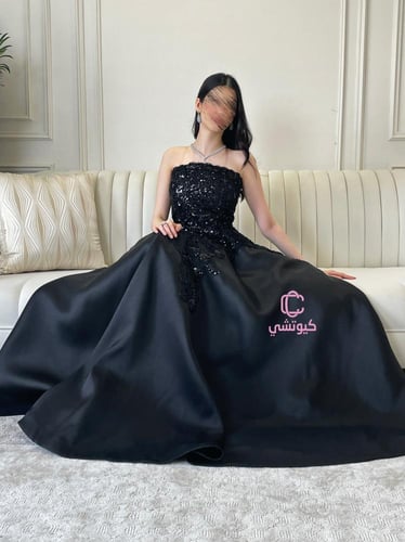 فستان سهرة اسود بتفاصيل رهيبة | Cutecci