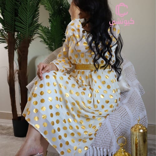 جلابية بيضاء منقطة ذهبية فخمة