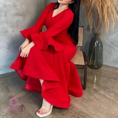 فستان سهرة أحمر راقٍ بأكمام فلوية من قماش كريب ناع...