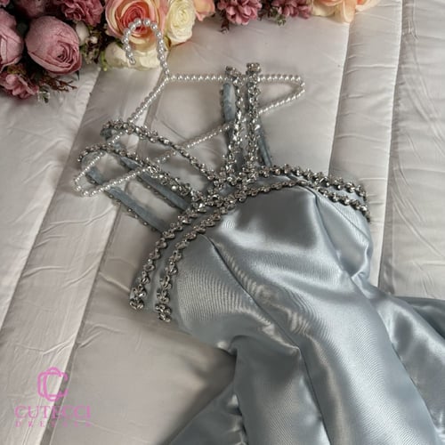 فستان ميكادو رصاصي بتطريز فصوص كرستال – موديل ملكي...