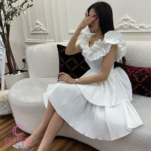 فستان سهرة سكري قصير فاتح رقيق من كيوتشي