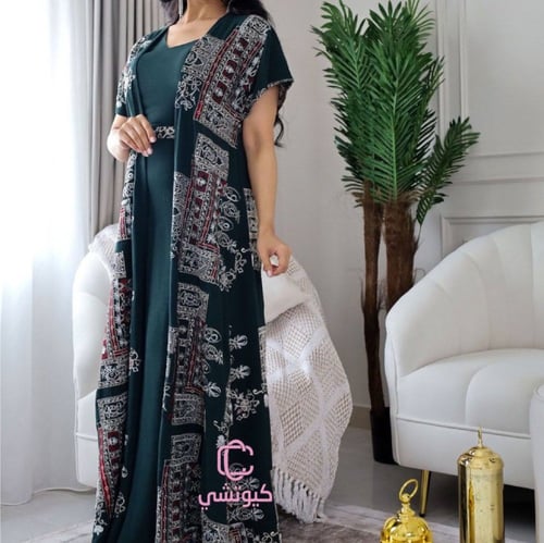 جلابية بترولية مطرزة بشت أنيقة