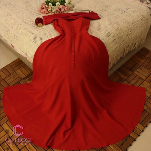 فستان احمر اوف شولدر أنيق وراقي من كيوتشي