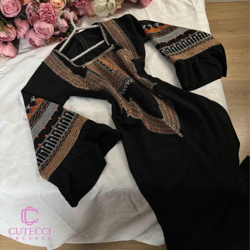 جلابية سعودية يوم التأسيس أسود مطرز