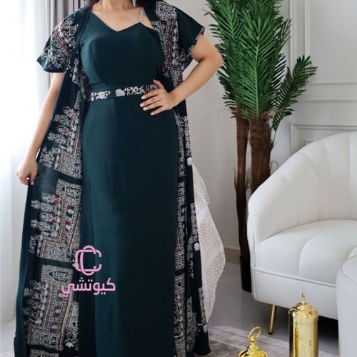 جلابية بترولية مطرزة بشت أنيقة