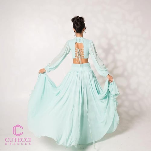 فستان سهرة تركوازي بحزام مطرز