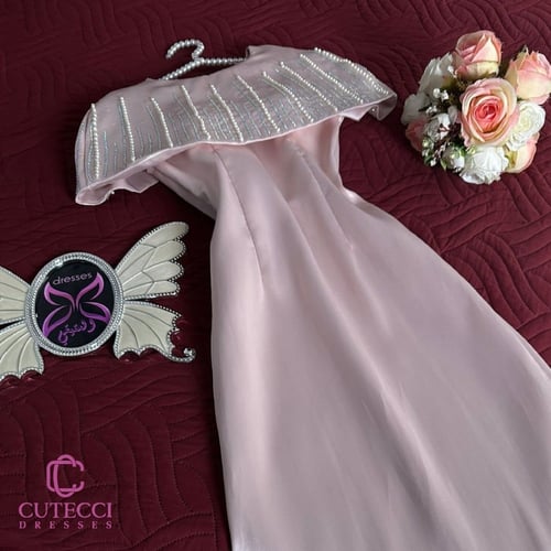 فستان لحمي مطرز بلؤلؤ وكريستال فاخر | فساتين سهرة...