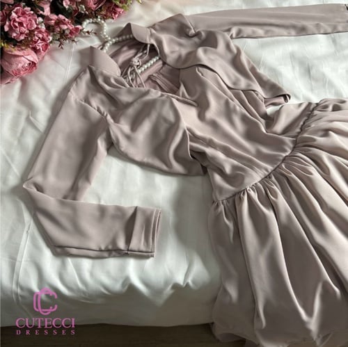 فستان سهرة لون لحمي قصير من كيوتشي