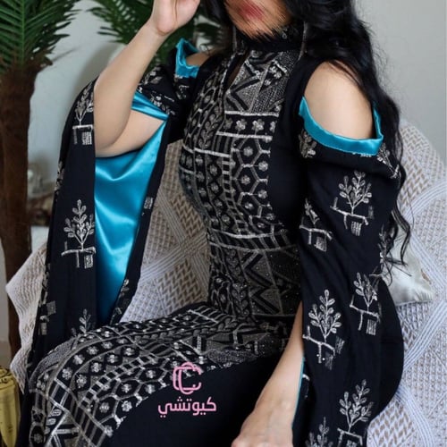 جلابية سوداء مطرزة فخمة بأكمام طويلة