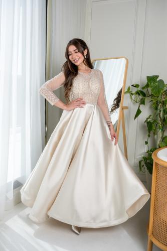 فستان سكري مطرز ناعم بتنورة ساتان