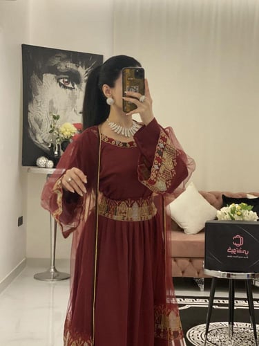 جلابية نسائية برغندي مع طرحة | CUTECCI – فخامة وأن...