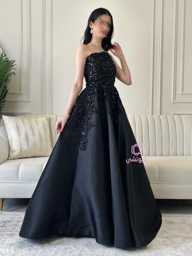 فستان سهرة اسود بتفاصيل رهيبة | Cutecci
