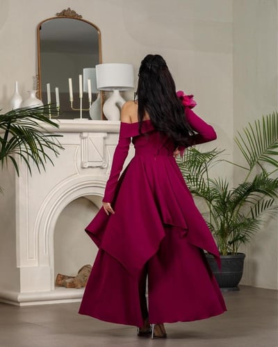 فستان فوشي غامق جذاب بتصميم عصري