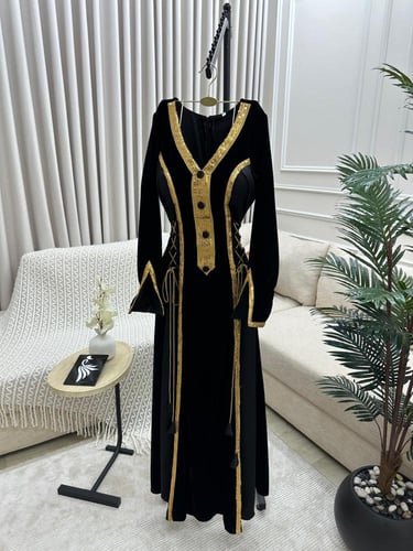 فستان اسود مخمل طويل قطيفة تطريز ترتر