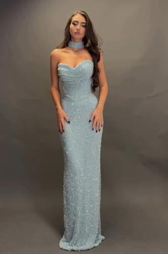 فستان سهرة فضي مطرز راقي