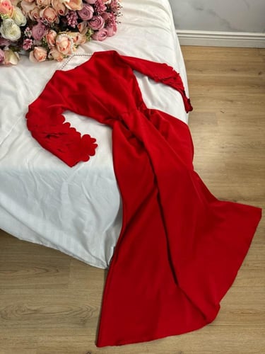 فستان باربي احمر رقيق وراقي من كيوتشي