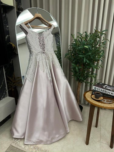 فستان ميكادو سهرة فخم بتطريز ولؤلؤ يدوي