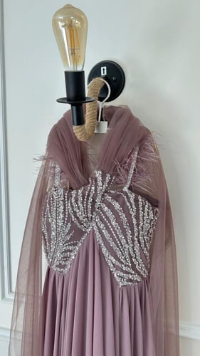 فستان حوامل شيفون موف مطرز بلمسات فاخرة