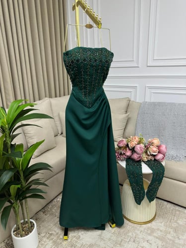 فستان سهرة تب بتطريزات فخمة | Cutecci