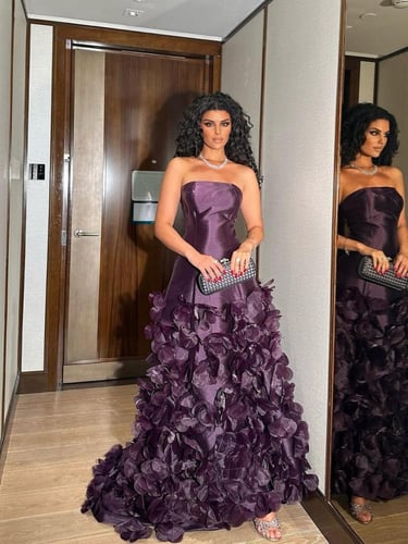 فستان سهرة موف تطريز ورد