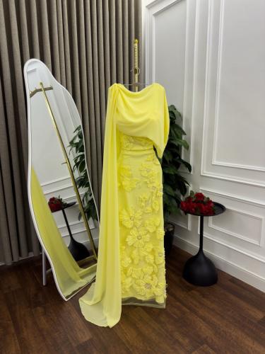 فستان سهرة ليموني ملكي مزين بالزهور