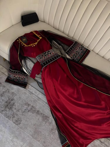 جلابية سعودية ملكية تطريز بارز