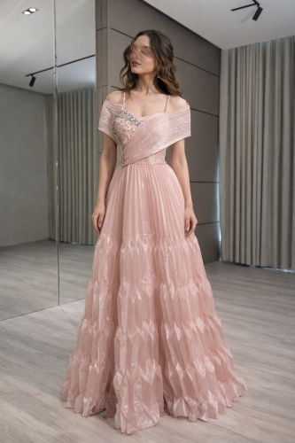 فستان سهرة فاخر بحبات عيسائي ناعمة من CUTECCI