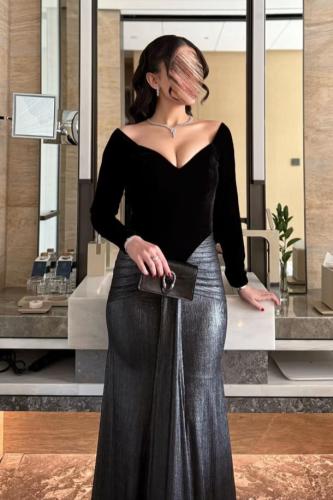 فستان سهرة أسود مخمل بلمعة فضية فاخرة