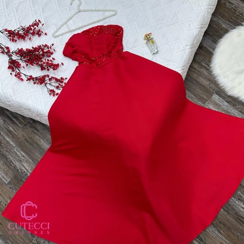 فستان سهرة أحمر تفته مطفي كلوش – فخامة ملكية للمنا...