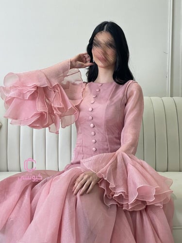 فستان سهره لحمي بأكمام كسرات