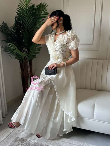 فستان سكري أنيق بالورود والتطريز