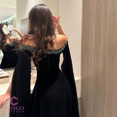 فستان سهرة أسود سواريه مطرز فاخر