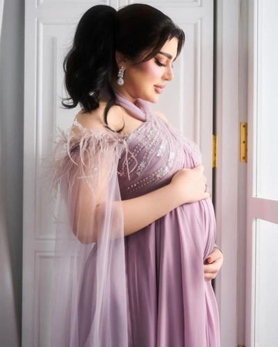 فستان حوامل شيفون موف مطرز بلمسات فاخرة