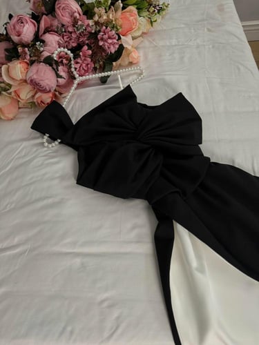 فستان اسود وابيض باربي كريب استرتش من كيوتشي