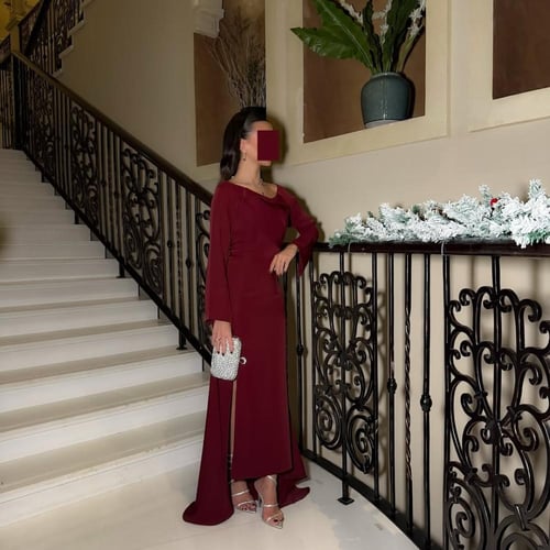 فستان عودي باربي بفتحة ناعمة