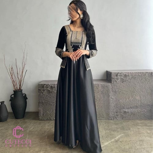 جلابية عسيرية سوداء مطرزة أنيقة