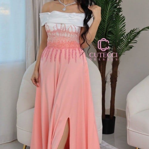 فستان لون لحمي فاتح تطريز راقي وناعم