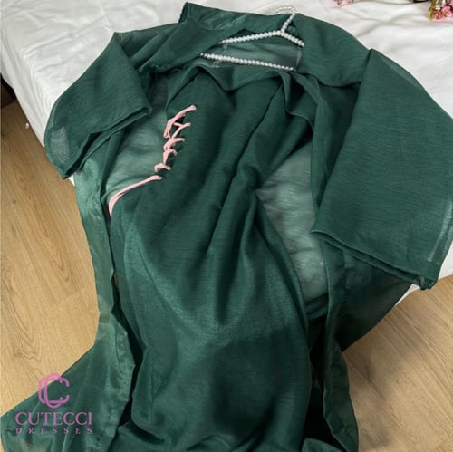 جلابيه زيتي بشت جزار برباط جانبي من كيوتشي