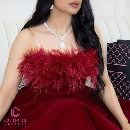 فستان عنابي شتوي شموه بصدر ريش – CUTECCI