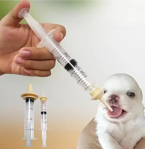 حقنتين مع 8 شفاط صغير لتغذية الحيوانات الصغيرة