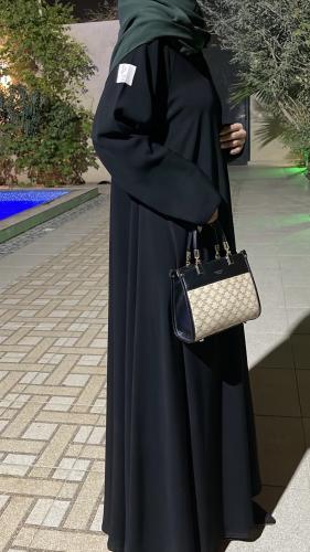 عباية كريب اسود مع طرحه