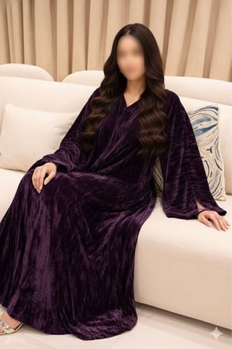 عباية مخمل مكسر بفتحه بالاكمام