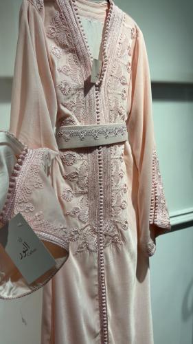 قفطان مخمل بنك