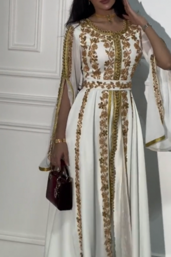 قفطان ابيض شك ذهبي