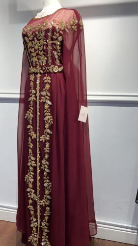 قفطان عنابي