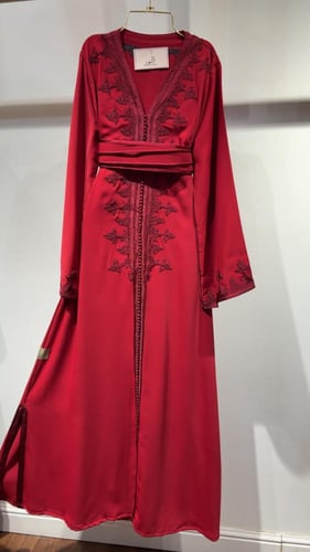 قفطان تطريز ناعم احمر