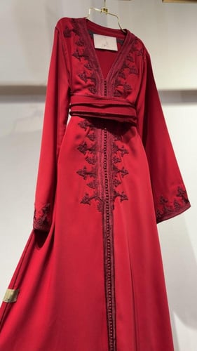 قفطان تطريز ناعم بني