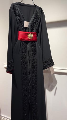 قفطان شك وتطريز اسود